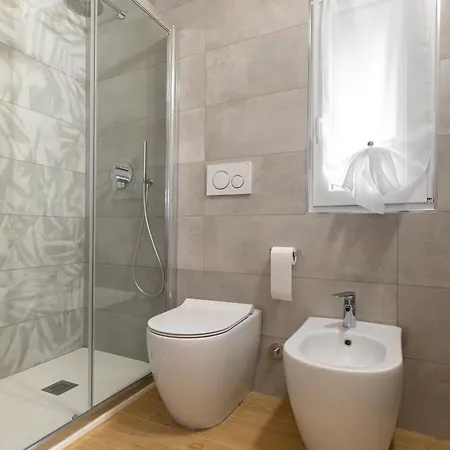 Carpe Diem 2 Bedrooms 2 Bathrooms Free Parking Como